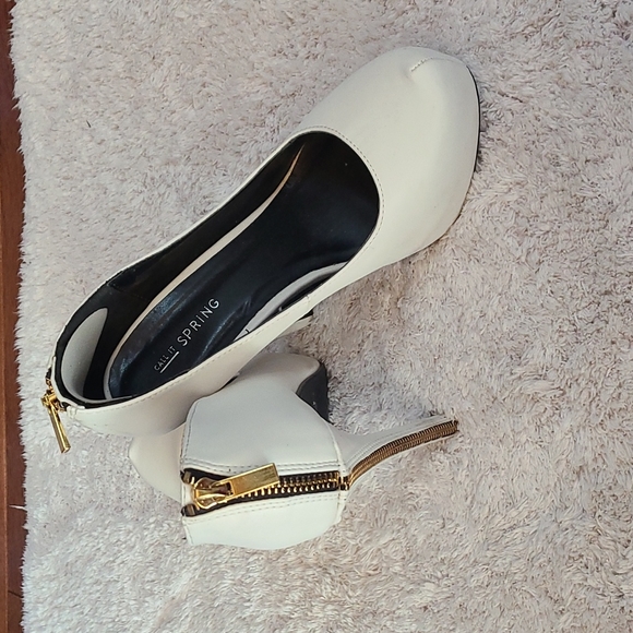 Stilettos - Picture 7 of 8